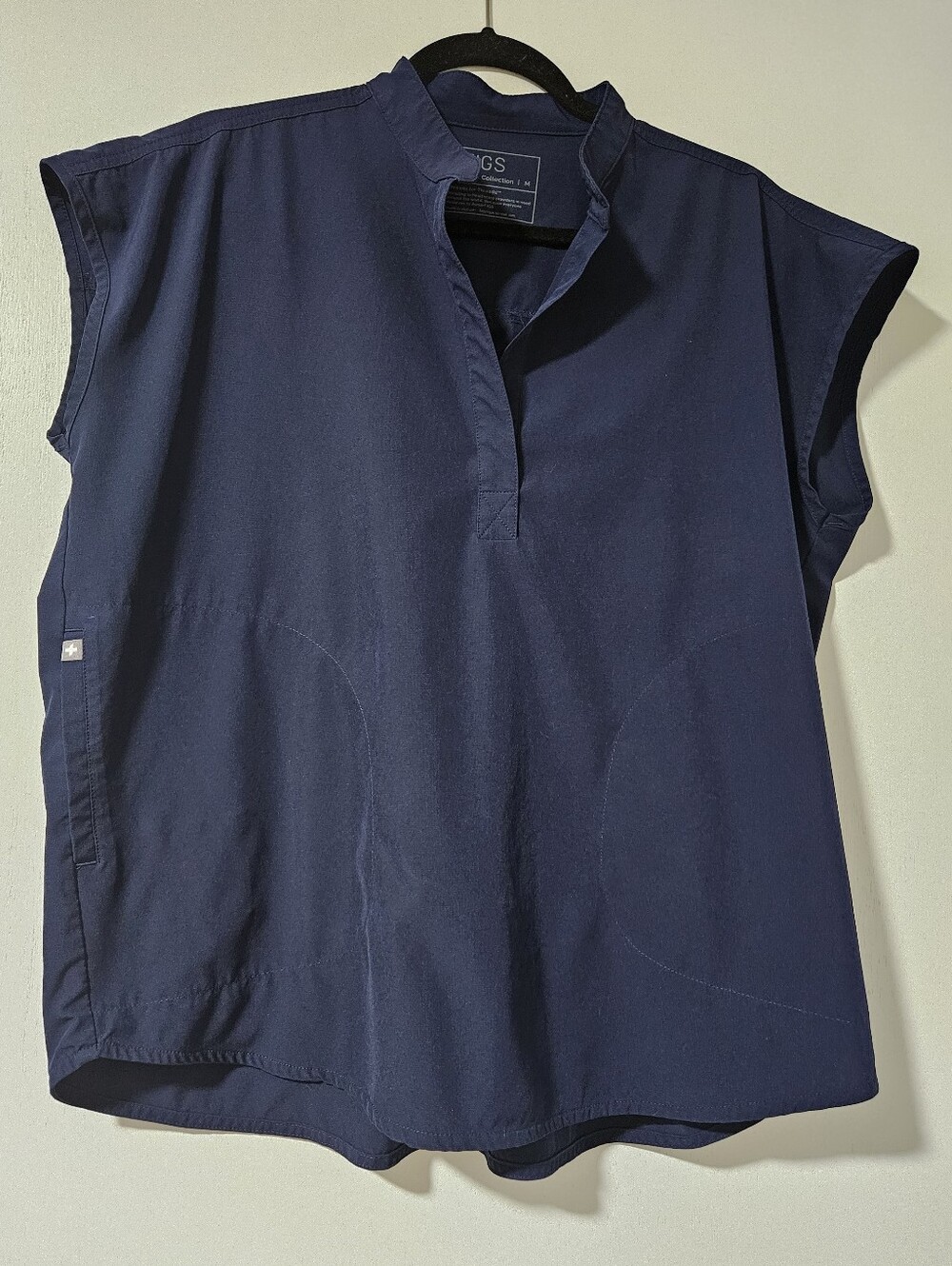 FIGS Rafaela Navy Blue Technical Collection Mandarin Collar Scrub Top Size M